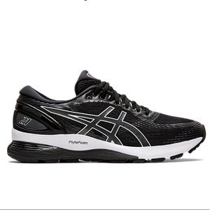 NIB Asics Gel Nimbus 21